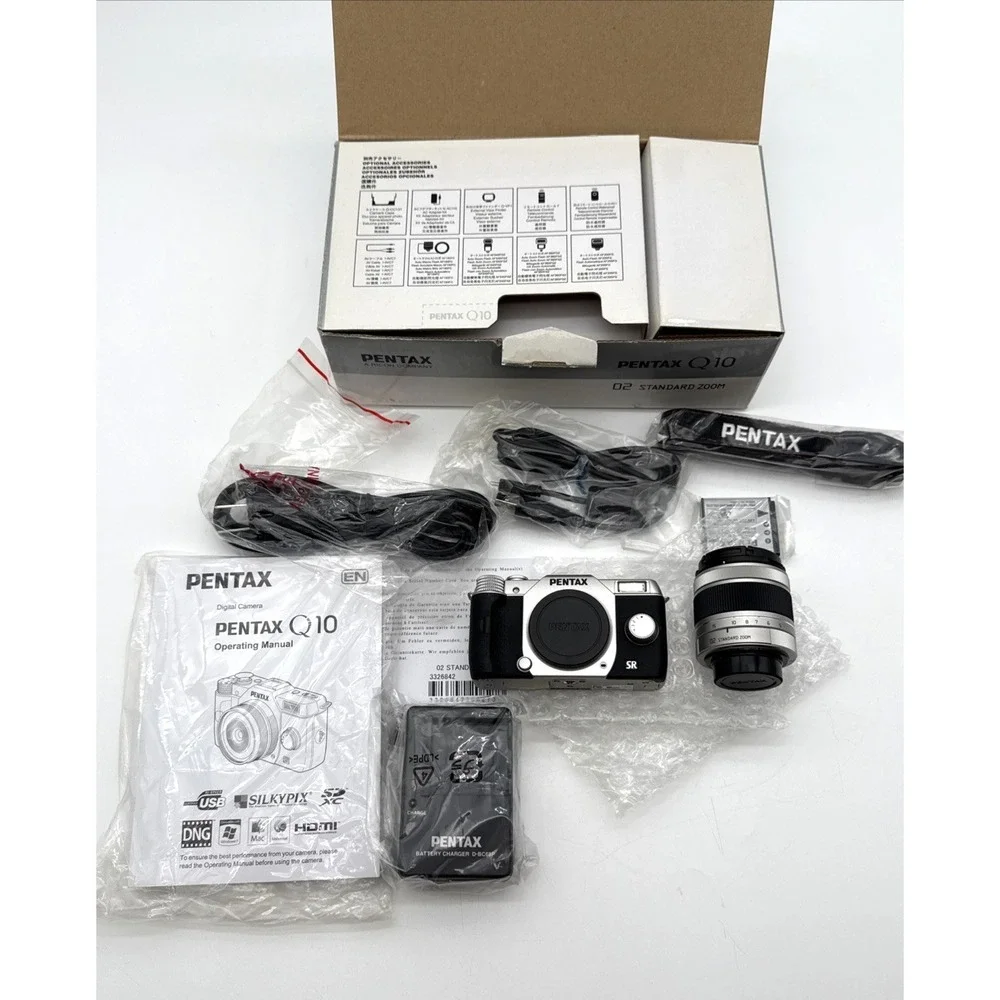Pentax Q10 12.4MP Digital Camera Silver w/ 02 Standard Zoom Lens Kit Open Box